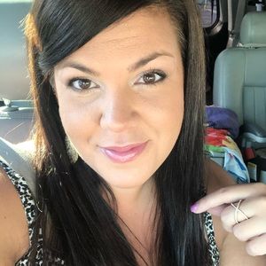 Meet your Posher, Sheena